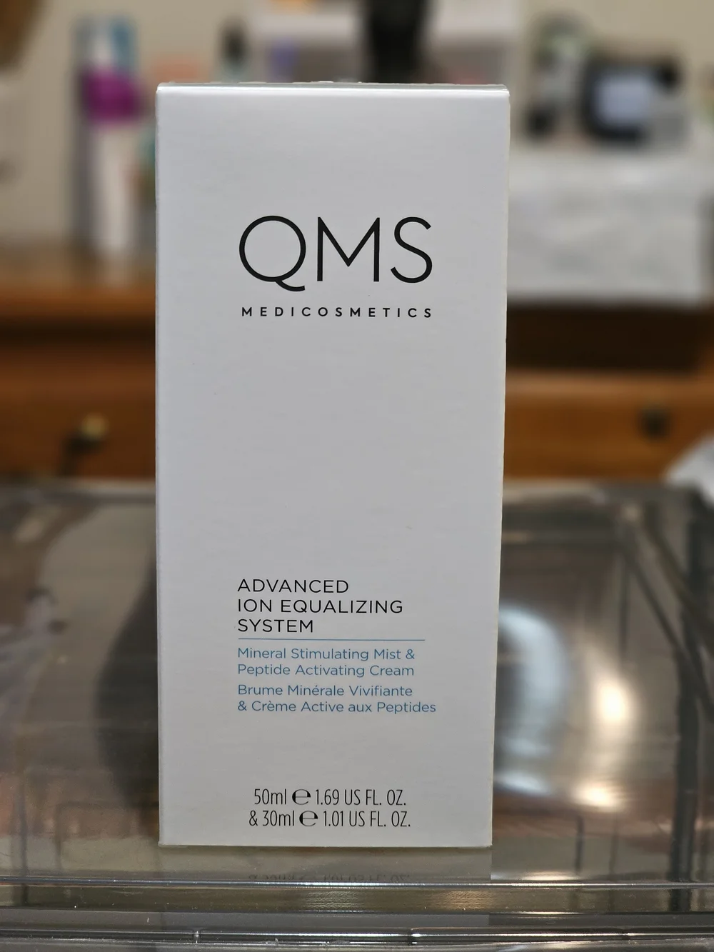 QMS Advanced Ion Equalizing System Moisturizer - White